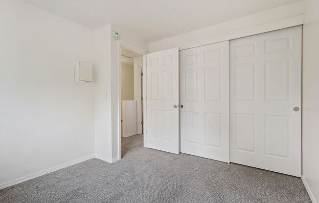 2 beds, 1 bath, 742 sqft, $1,595, Unit 29