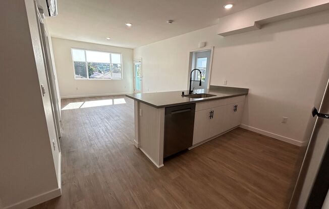 2 beds, 2 baths, 902 sqft, $3,085, Unit 2116-204