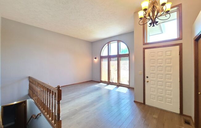 $3,400- 5 Bed / 3 Bath Beautiful Home in Upper South Hill