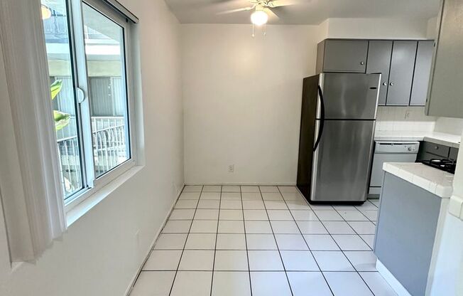 2 beds, 1 bath, $2,390, Unit 205