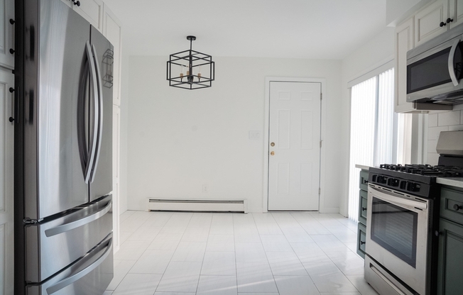82 MCLELLAN ST