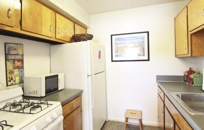 Linkhorn Apartments kitchen