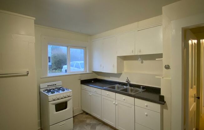 1 bed, 1 bath, $1,400