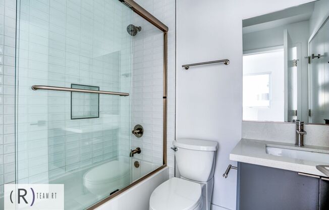 3 beds, 3 baths, 1,565 sqft, $3,600, Unit 11639 1/2 Burbank Blvd
