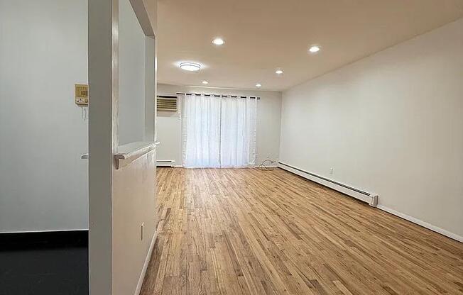 148 BAY 25 ST
