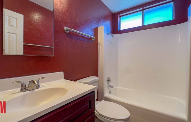 2 beds, 2 baths, $2,099, Unit 5