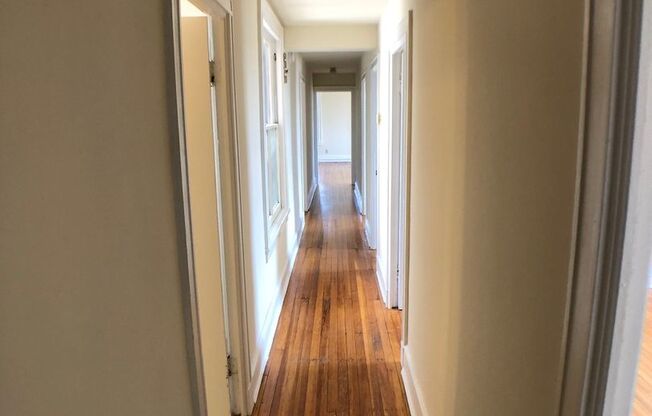 2 beds, 1 bath, 1,015 sqft, $1,825, Unit 17