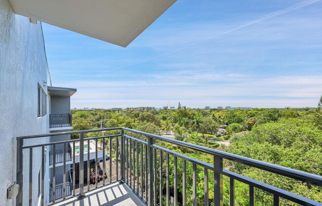 2 beds, 2 baths, 901 sqft, $2,861, Unit 606