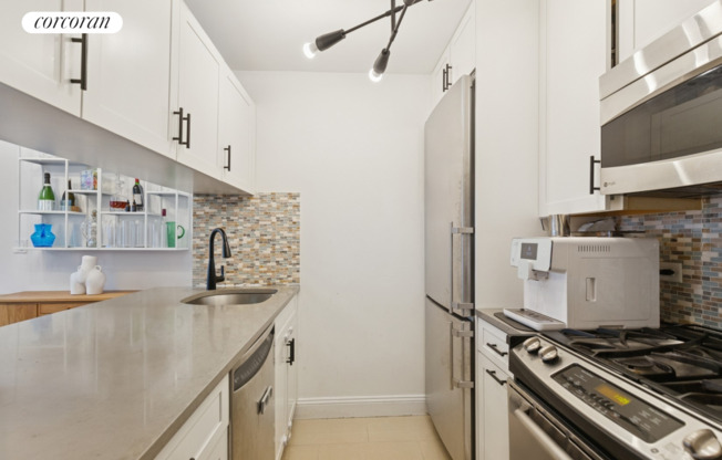 2 beds, 1 bath, 766 sqft, $5,995, Unit 5E
