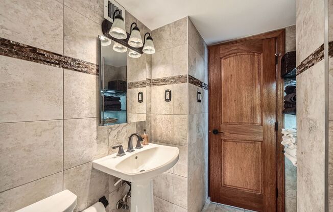 1 bed, 1 bath, $2,995, Unit # 36N