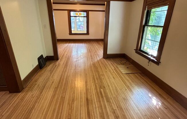 Single Family Home in Bryn Mawr/Harrison - Updated Kitchen + Dishwasher!