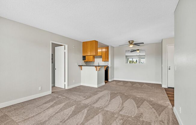 2 beds, 2 baths, 905 sqft, $2,502, Unit Unit 324