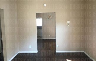 2 beds, 1 bath, $895