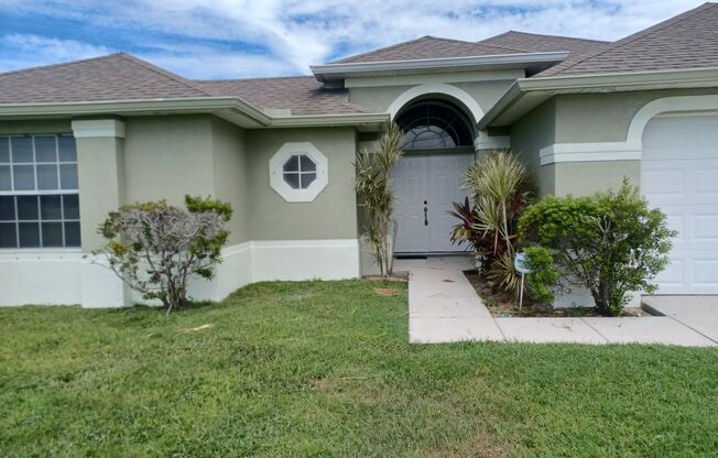 Unique Courtyard home 3/3 with pool