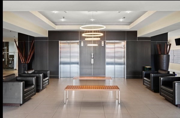1 bed, 1 bath, 651 sqft, $3,200, Unit 906
