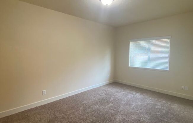 2 beds, 2 baths, 1,200 sqft, $1,550, Unit 6850 Spurwing #106