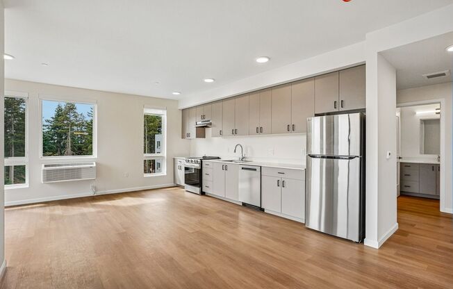 2 beds, 2 baths, 938 sqft, $2,325, Unit 202