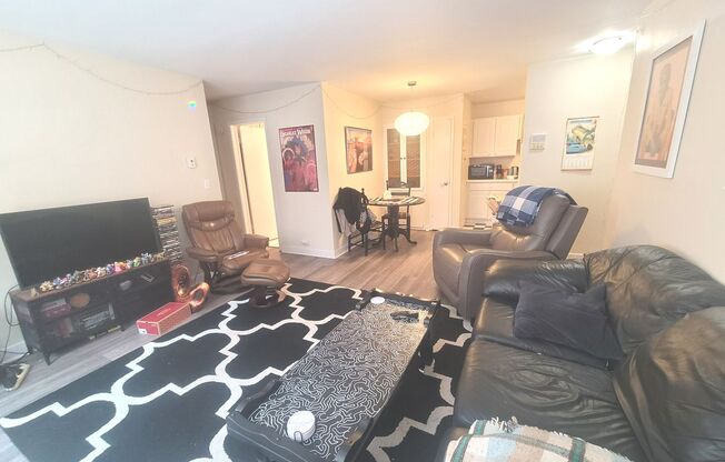 2 beds, 1 bath, $1,195, Unit 113