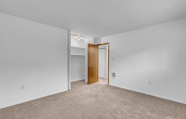 2 beds, 2 baths, 1,220 sqft, $2,300, Unit 1513