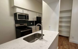 1415 Main St