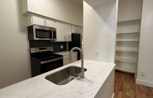 1415 Main St