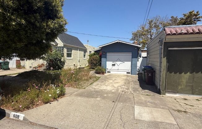 Central Richmond 2-Bedroom Home Near City Hall
