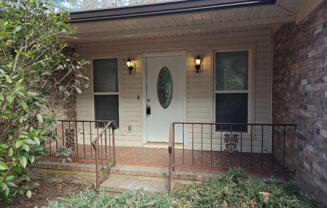 Charming 3-bedroom, 2-bath home with Garage in Columbia County!
