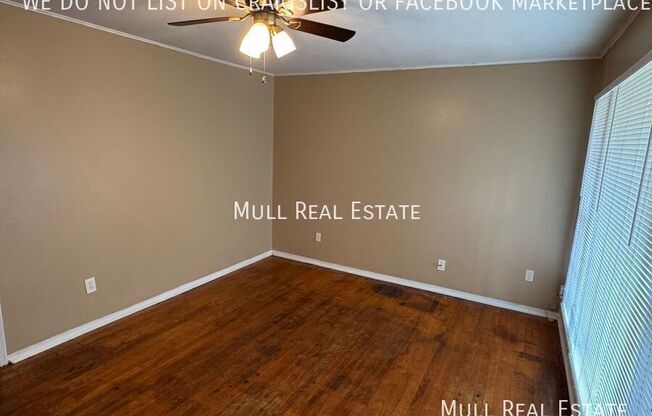 1302 CARLISLE CT