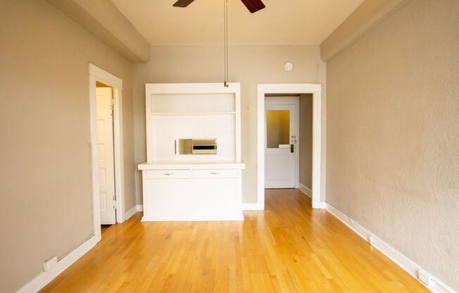 Studio, 1 bath, $1,095, Unit 53