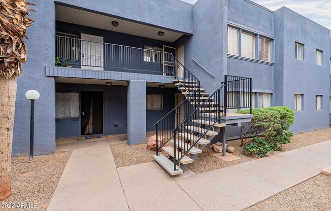 TOTAL REMODELED CONDO IN PHOENIX!