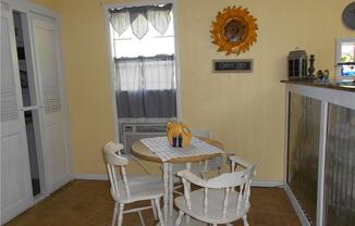 2 beds, 1 bath, $950