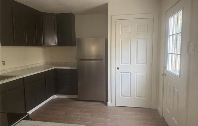 3 beds, 2 baths, $1,450