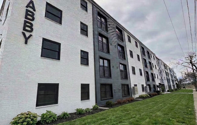 Seaside Living in the Heart of Winthrop