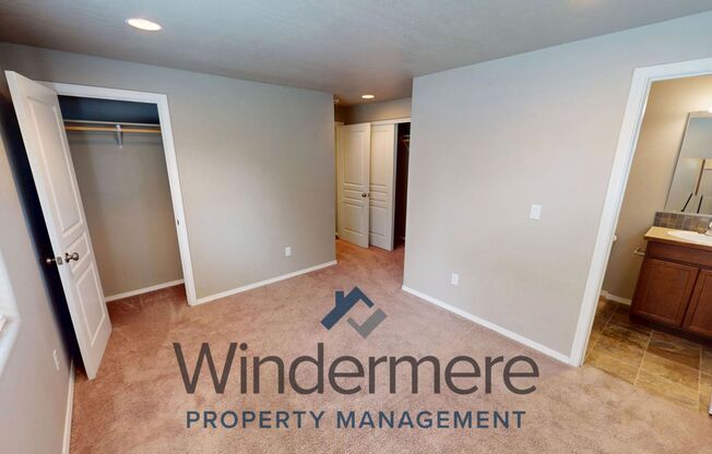 3 beds, 2 baths, 1,064 sqft, $1,695, Unit chin207-1