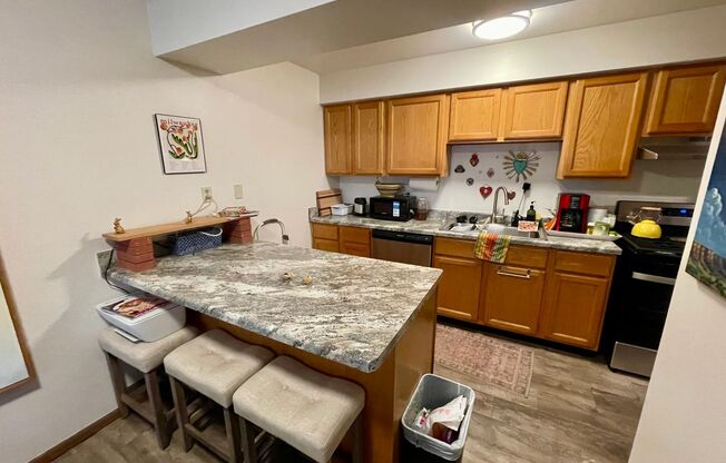 1 bed, 1 bath, $1,095, Unit 208