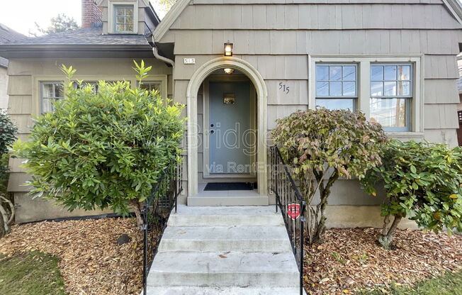 515 SE Peacock Lane