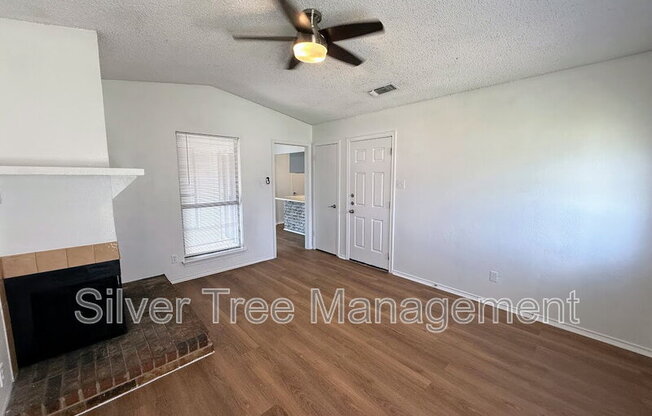 6845 S CRK DR