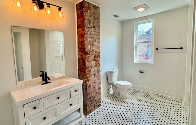 Completely Renovated 3 Bed, 2.5 Bath Home Plus Huge Bonus Room! Tons Of Space - Available Now in Highland Park!