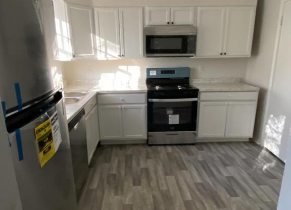 2 beds, 2 baths, 1,300 sqft, $1,350