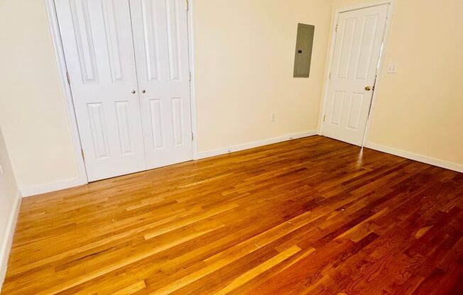 1 bed, 1 bath, $1,095, Unit Apt. A