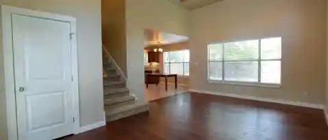 2102 Laura Ct