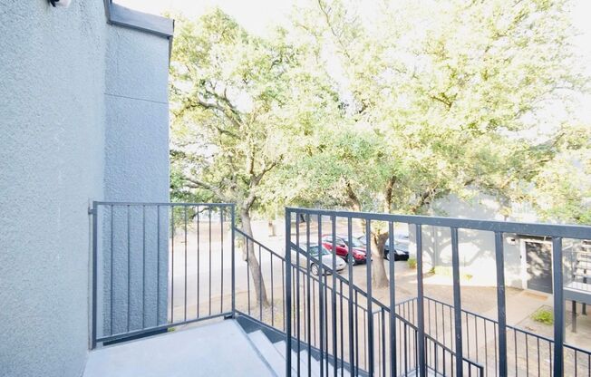 1 bed, 1 bath, $1,050, Unit 2012