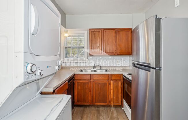 2 beds, 1 bath, $900