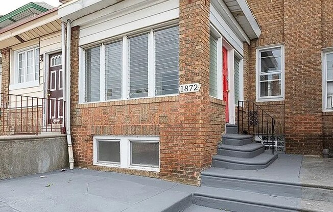 1872 Conlyn St