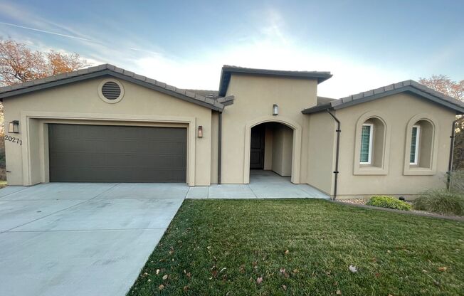 Available in Skyview Estates!!!