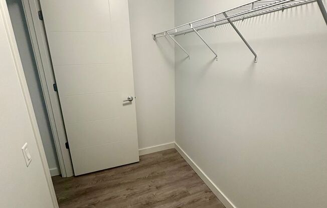 1 bed, 1 bath, 781 sqft, $2,565, Unit 323