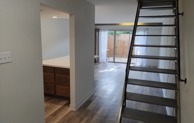 8802 Ilona Ln 8