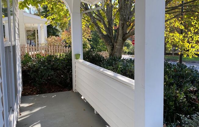 East AVL - Adorable Oakley Cottage with Separate 1/1 Apartment!