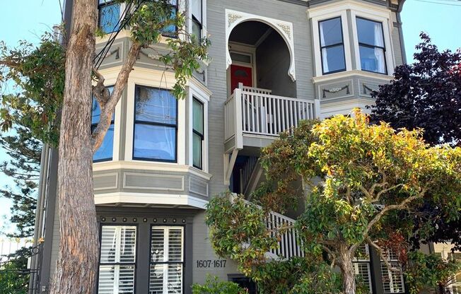 UPDATED BRIGHT 800sf 2BR/1BA Flat Noe Noe Valley 29th/Noe AVAILABLE NOW