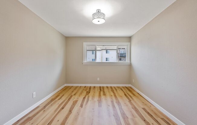 3 beds, 1 bath, 864 sqft, $1,625, Unit #43